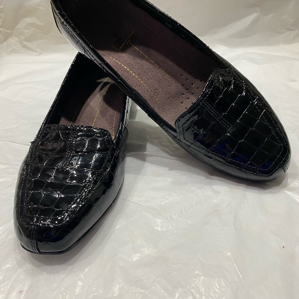 Clarks moccasins… - Picture 1 of 6